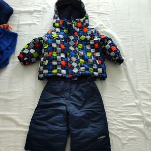 12 month baby snowsuit + mommy bag for free